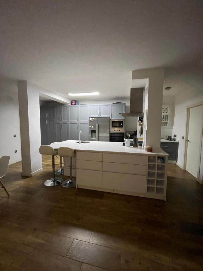 Mediterranean House - Habitaciones Privadas En Casa Compartida マイレナ・デル・アルハラフェ エクステリア 写真