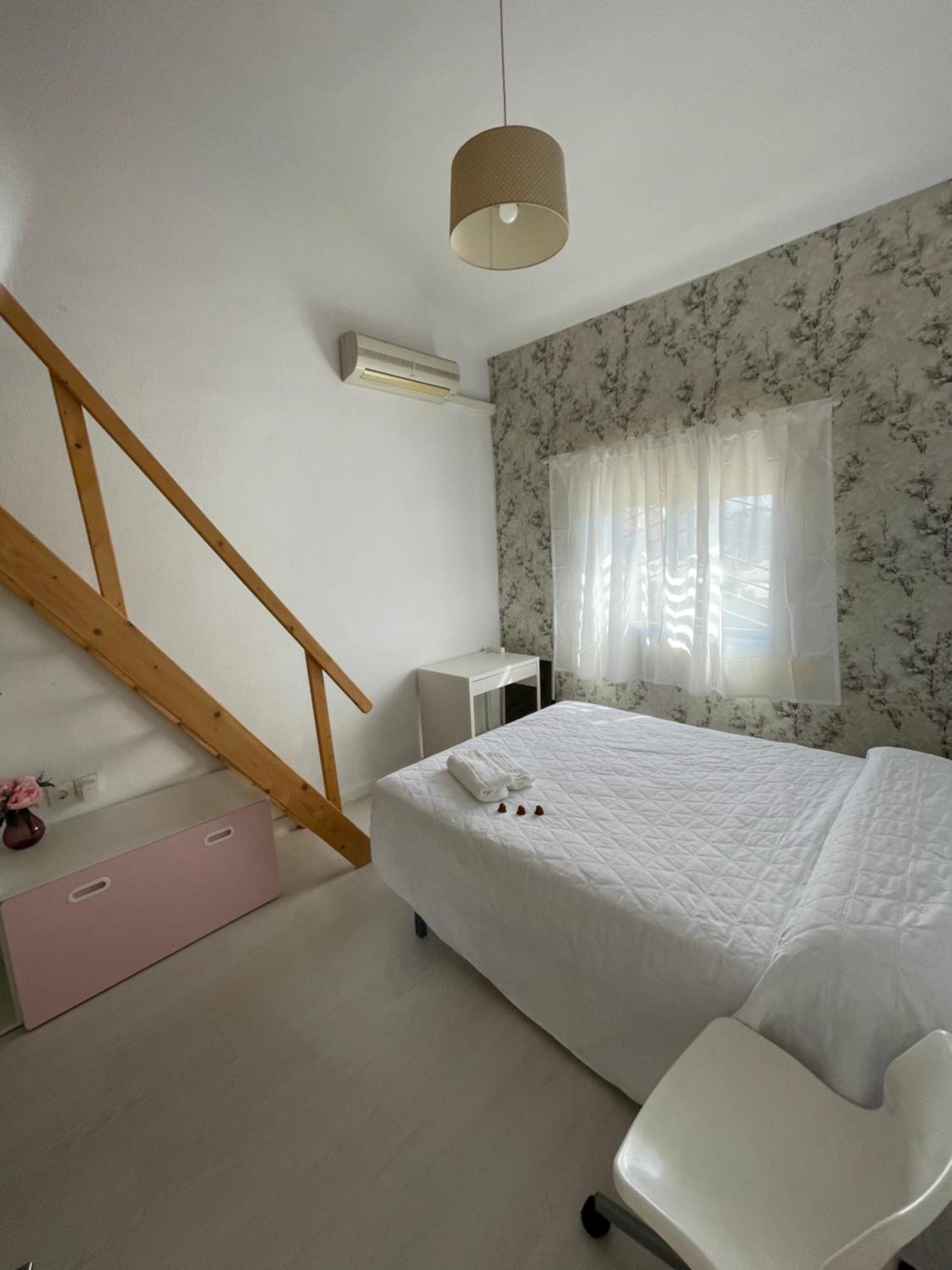 Mediterranean House - Habitaciones Privadas En Casa Compartida マイレナ・デル・アルハラフェ エクステリア 写真