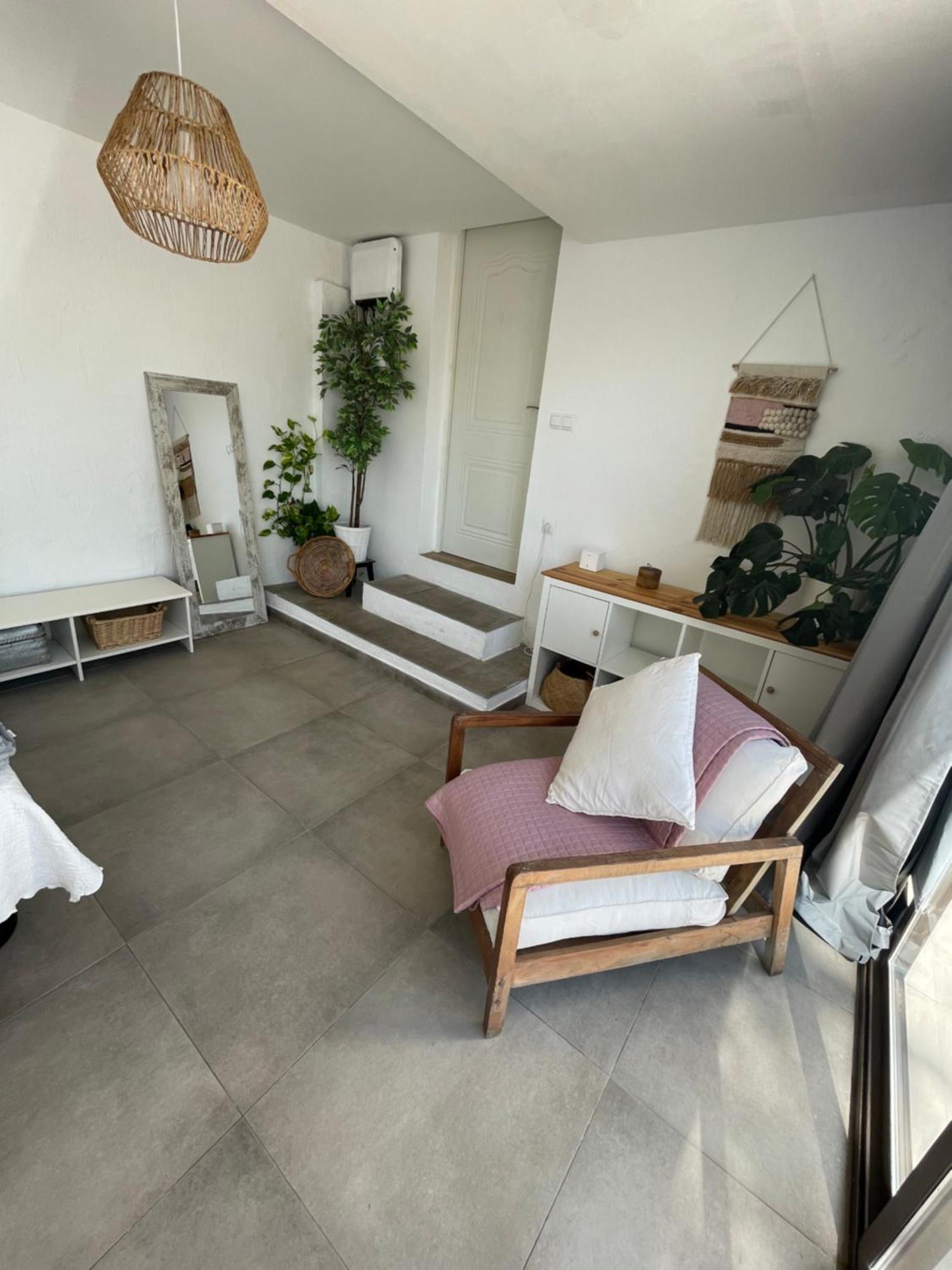 Mediterranean House - Habitaciones Privadas En Casa Compartida マイレナ・デル・アルハラフェ エクステリア 写真