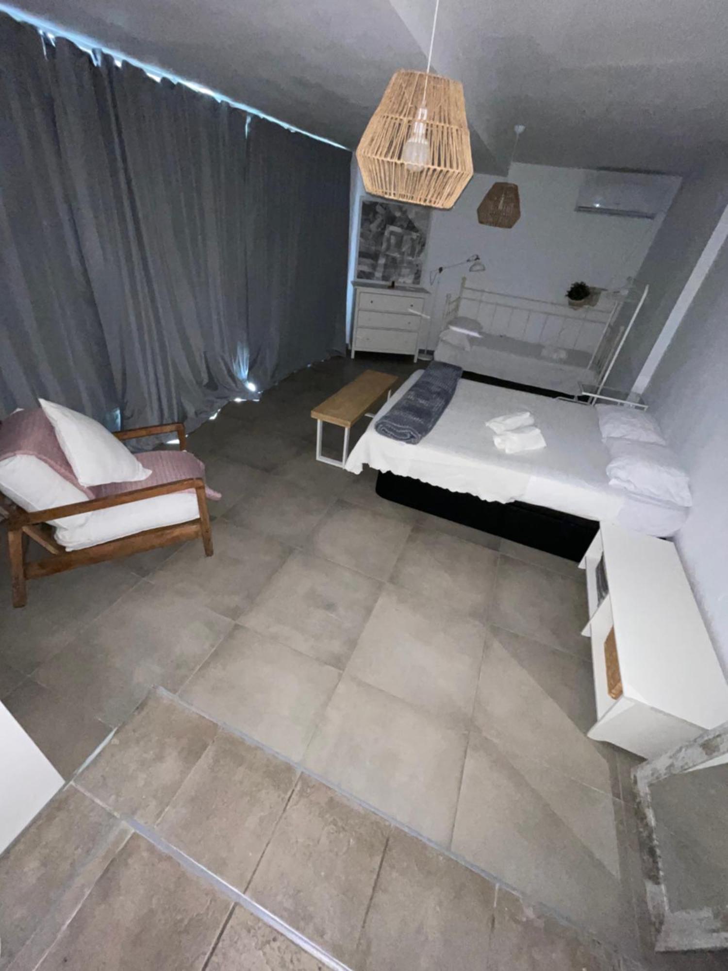 Mediterranean House - Habitaciones Privadas En Casa Compartida マイレナ・デル・アルハラフェ エクステリア 写真